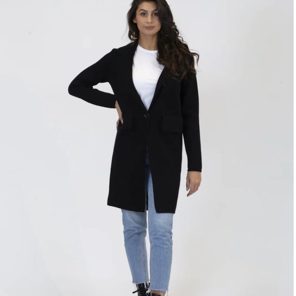 LYLA + LUXE FITTED KNIT COAT (Small, Black) - Picture 6 of 8